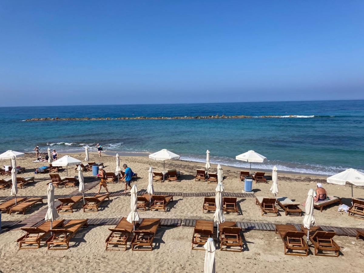 Sun Julz Apartments On The Beach Paphos Exteriör bild