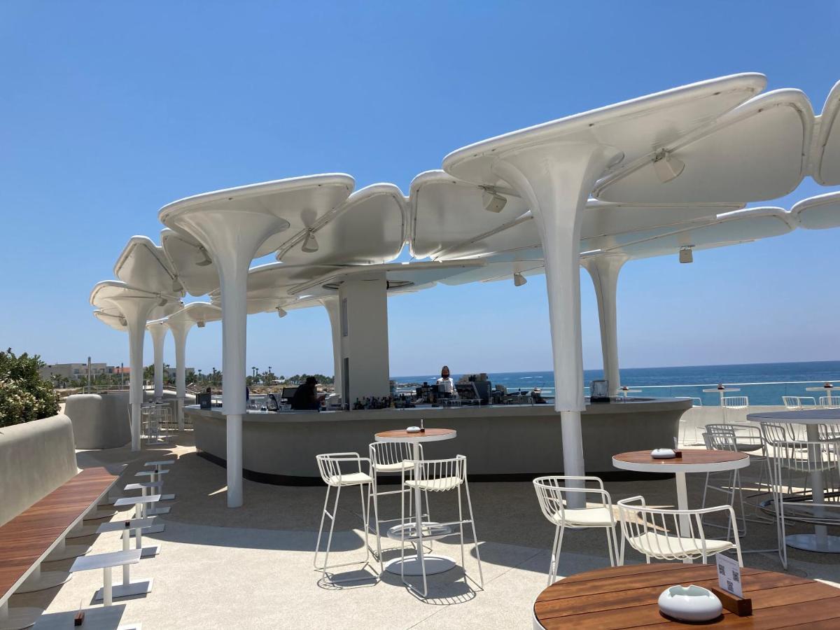 Sun Julz Apartments On The Beach Paphos Exteriör bild