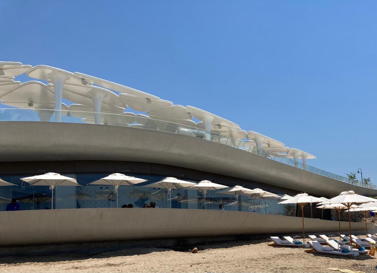 Sun Julz Apartments On The Beach Paphos Exteriör bild