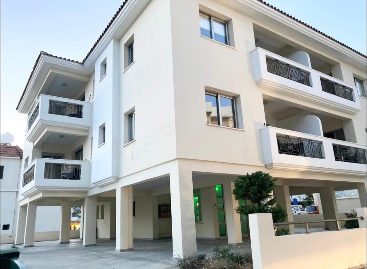 Sun Julz Apartments On The Beach Paphos Exteriör bild