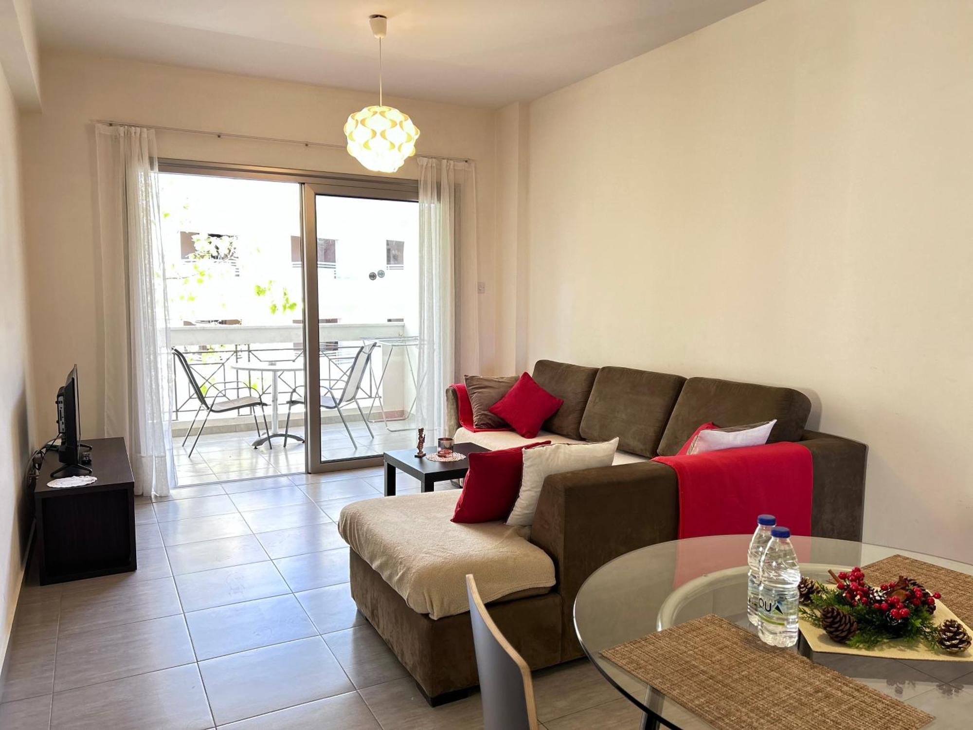 Sun Julz Apartments On The Beach Paphos Exteriör bild